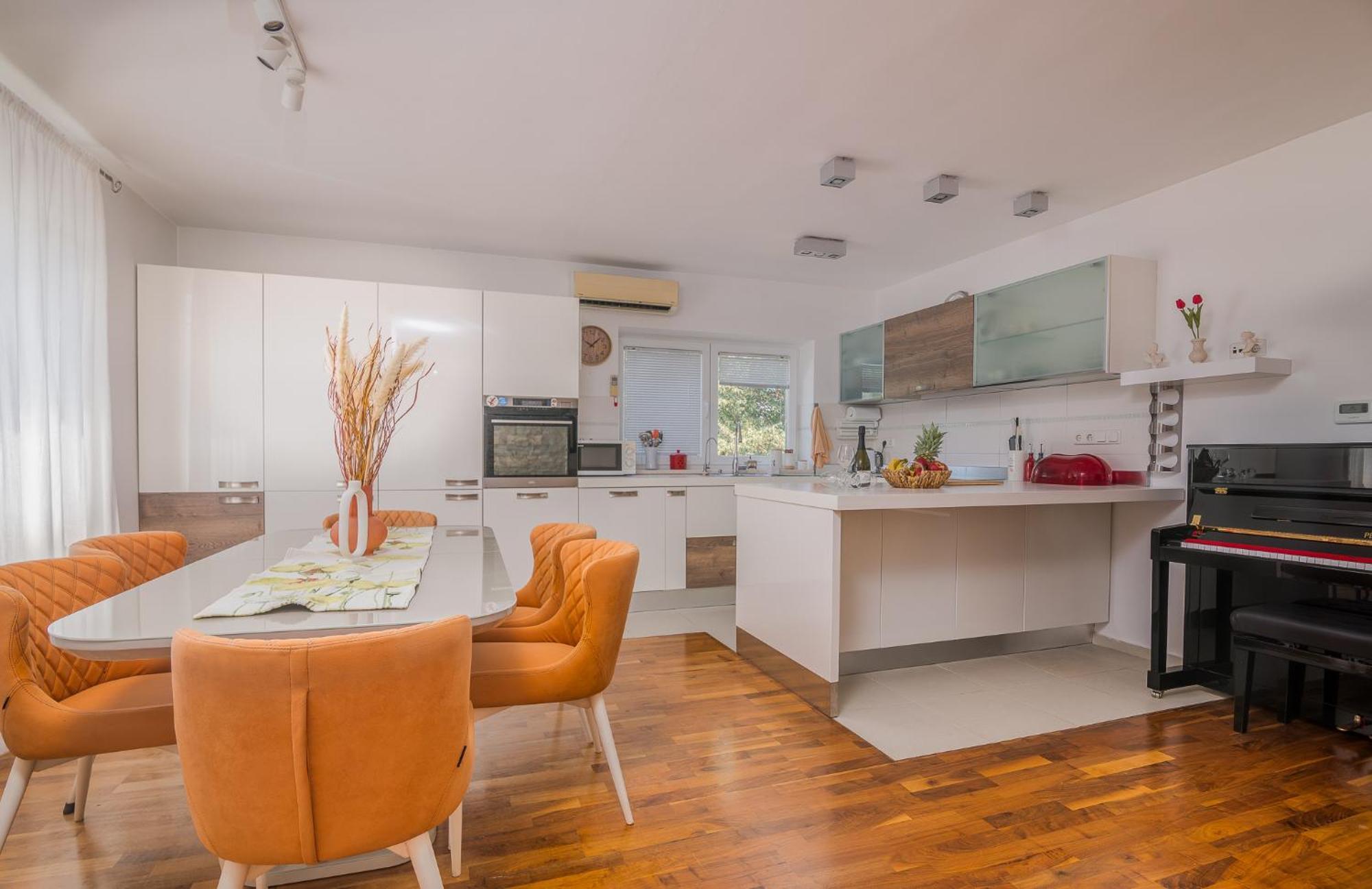Apartments Stella & Luna Крк Екстер'єр фото