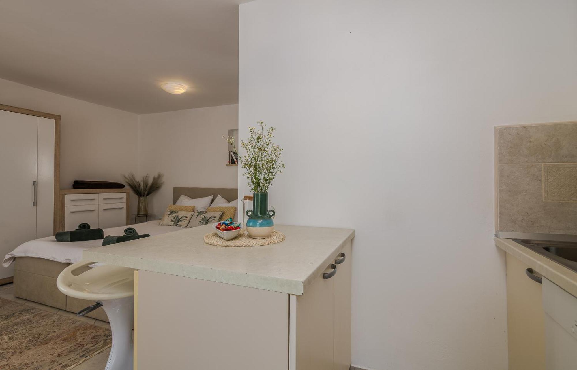 Apartments Stella & Luna Крк Екстер'єр фото