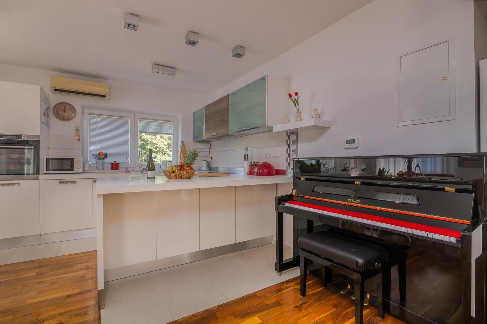 Apartments Stella & Luna Крк Екстер'єр фото